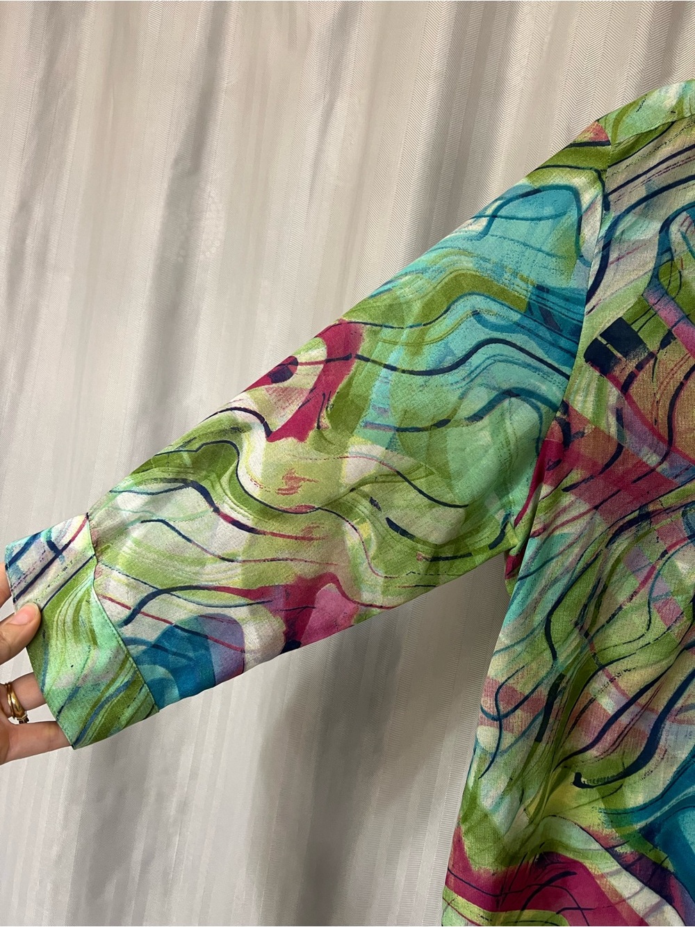 Christina 100% Silk Abstract Wave-Print Tunic - Blue/Green/Pink size Large NWT - Picture 4 of 9